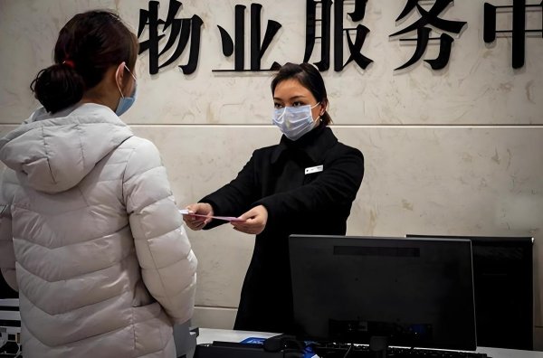 物业大撤退：业主不交费，物业不服务，谁先撑不住？