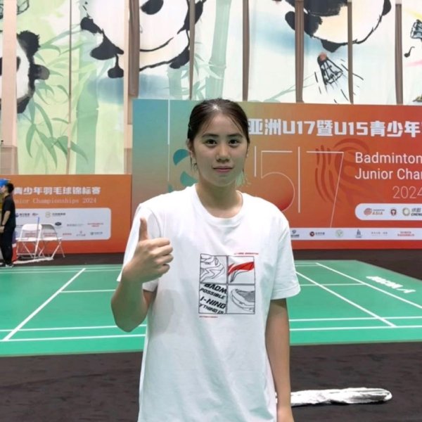 强! 中国羽毛球又一天才横空出世, 18岁少女狂轰22胜仅1负独揽3冠