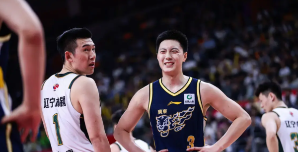 媒体人: 胡明轩&徐杰似乎把投篮手感遗忘在了CBA全明星周末